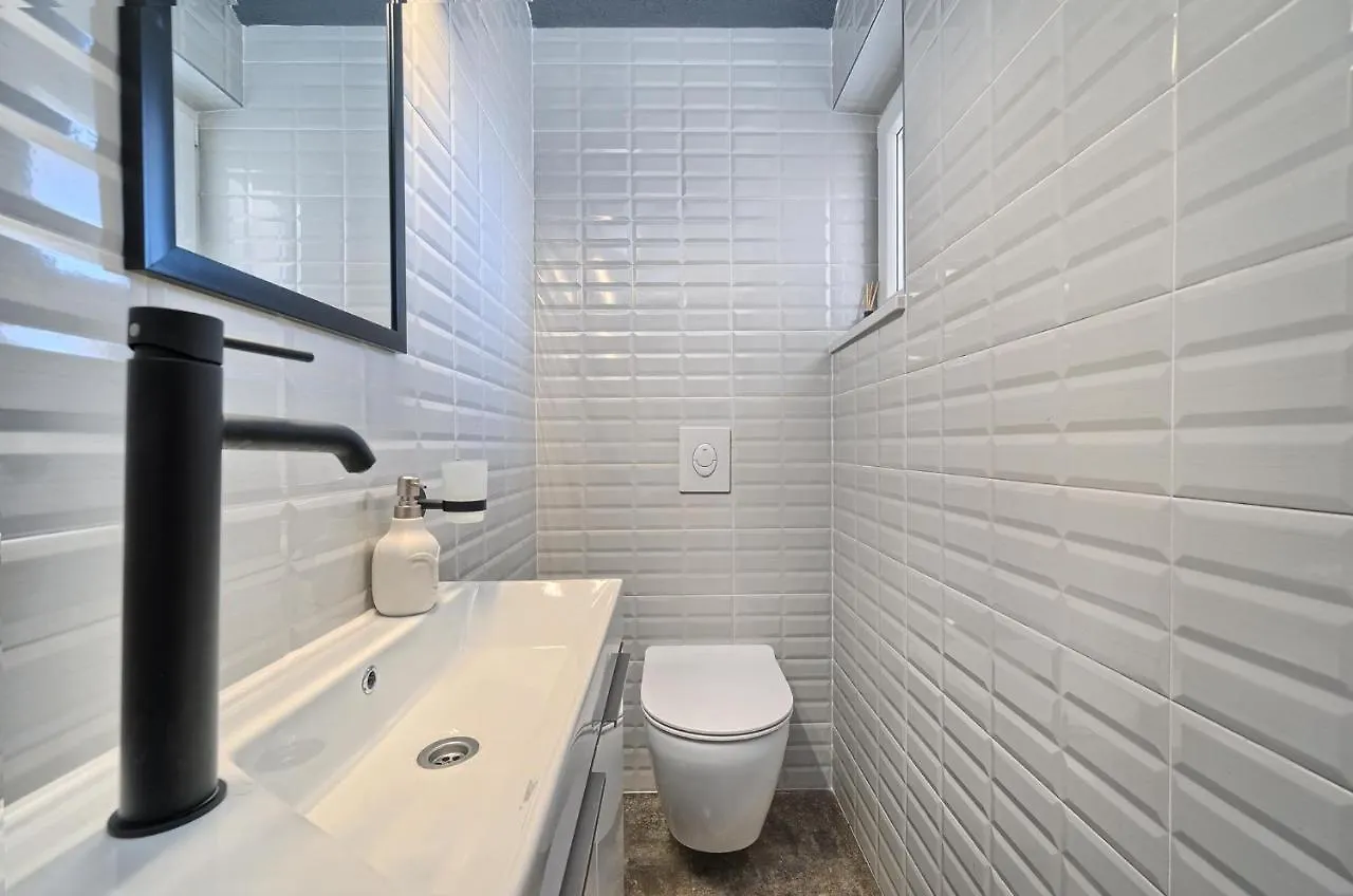 Aquamarin - Premium Seaview Apartment Slatine