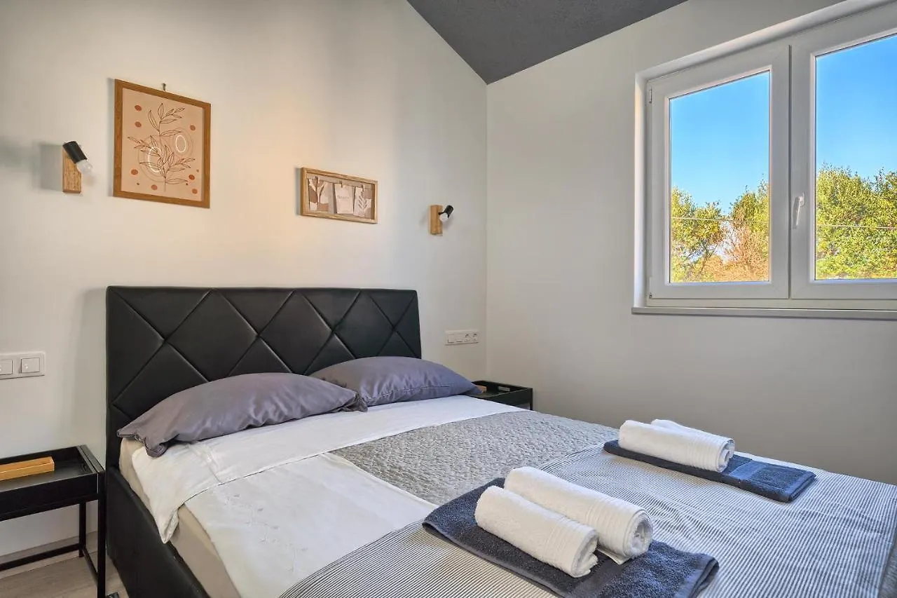 Aquamarin - Premium Seaview Apartment Slatine